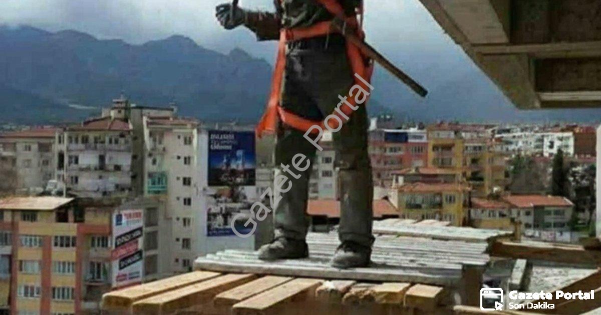 "Denizli’de 4. kattan düşen işçi yaşamını yitirdi" başlıklı haber için fotorealistik, profesyonel bi