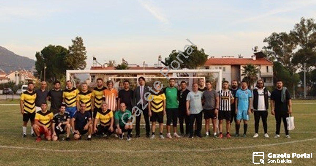 "Köyceğiz'de Öğretmenler Sahaya İndi: Futbol Turnuvasında Şampiyon Belli Oldu" başlıklı haber için f