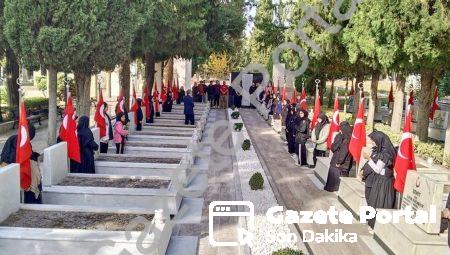 Denizli’de Şehit Öğretmenlere Vefa: Kabirleri Başında Dualarla Anıldılar