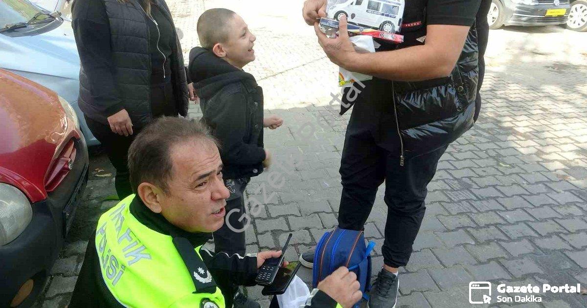 "Muğla'da Trafik Denetiminde Yürek Isıtan Anlar: Emniyet Müdürü'nden Anlamlı Jest" başlıklı haber iç