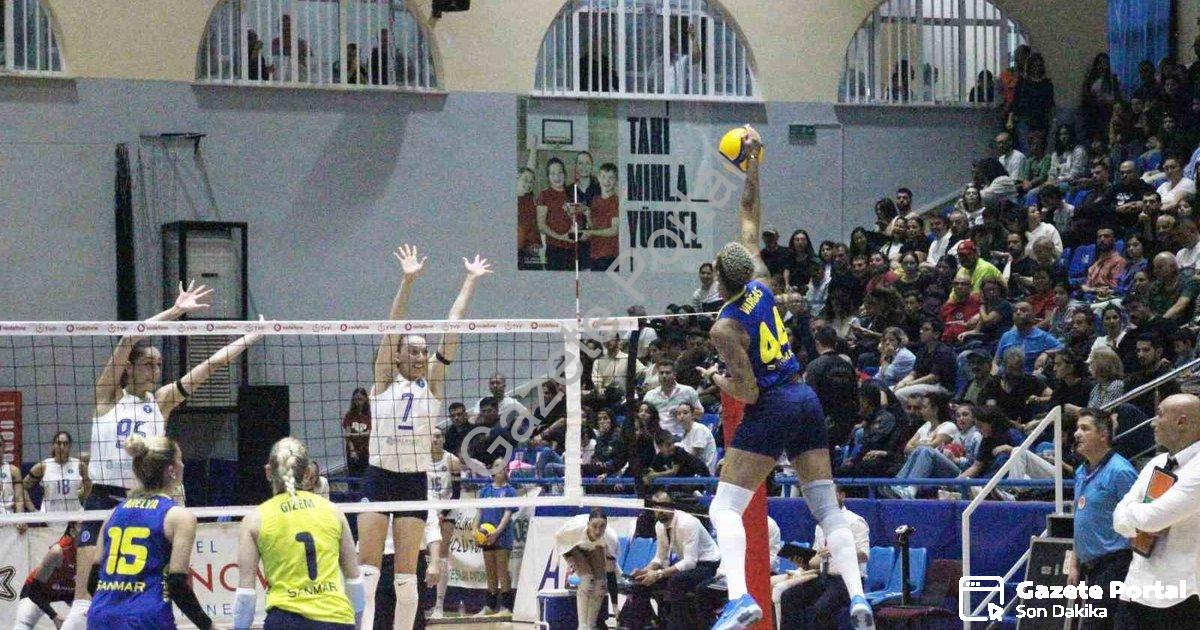 "Fenerbahçe Aydın'da Geri Döndü: Sultanlar Ligi'nde Kritik Galibiyet" başlıklı haber için fotorealis