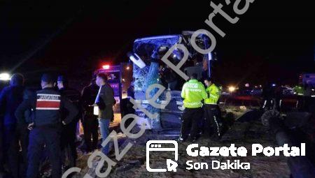 Denizli’de Korkunç Kaza: Otobüsle Minibüs Çarpıştı: 1 Ölü, 13 Yaralı