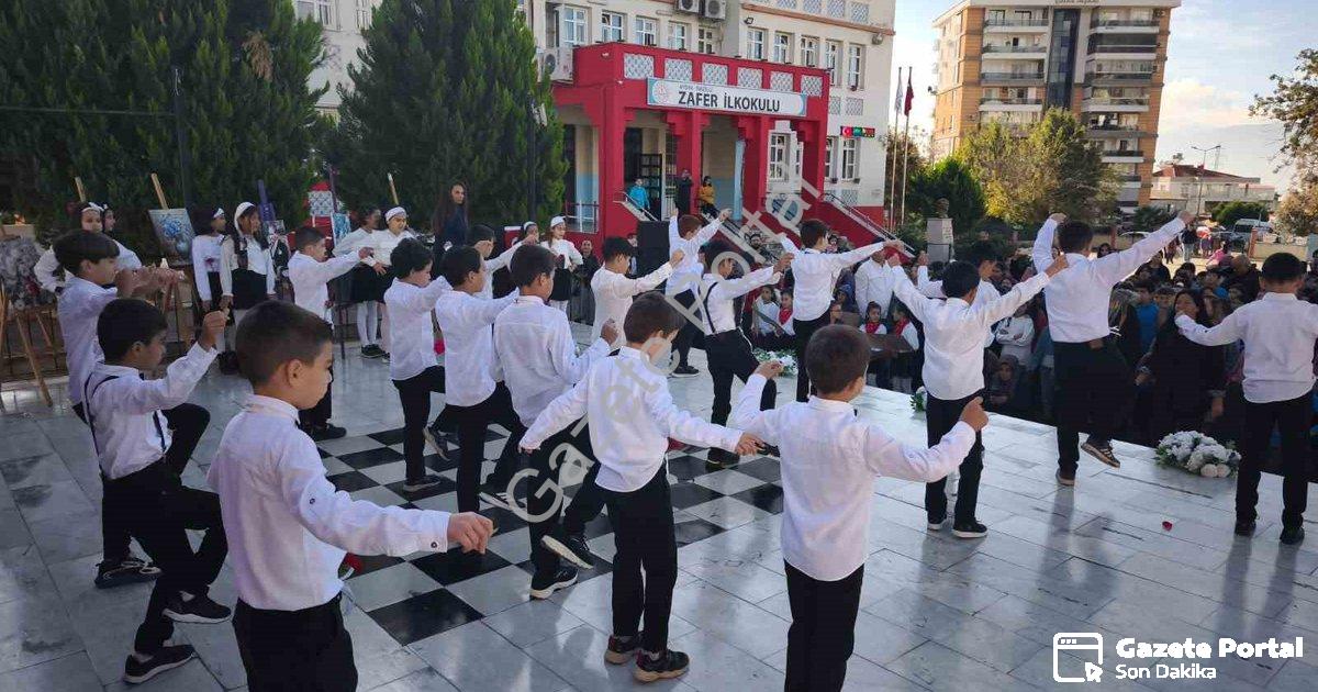 "Nazilli'de Öğretmenler Günü Zeybekle Kutlandı" başlıklı haber için fotorealistik, profesyonel bir h