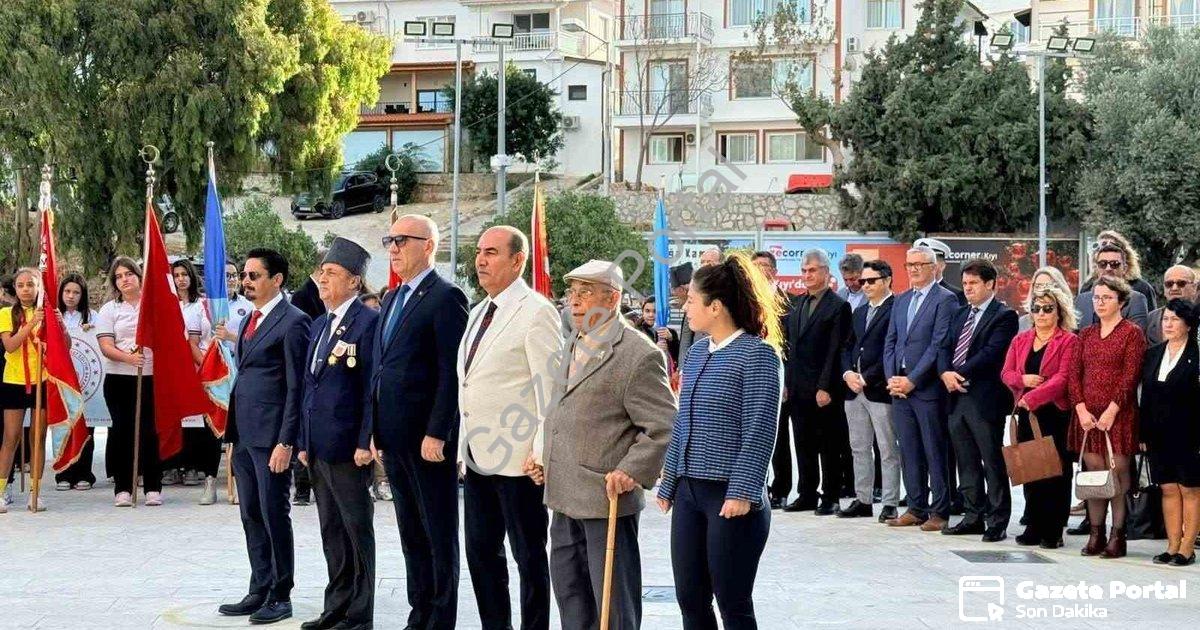 "Datça'da Coşkulu Öğretmenler Günü Kutlamaları" başlıklı haber için fotorealistik, profesyonel bir h