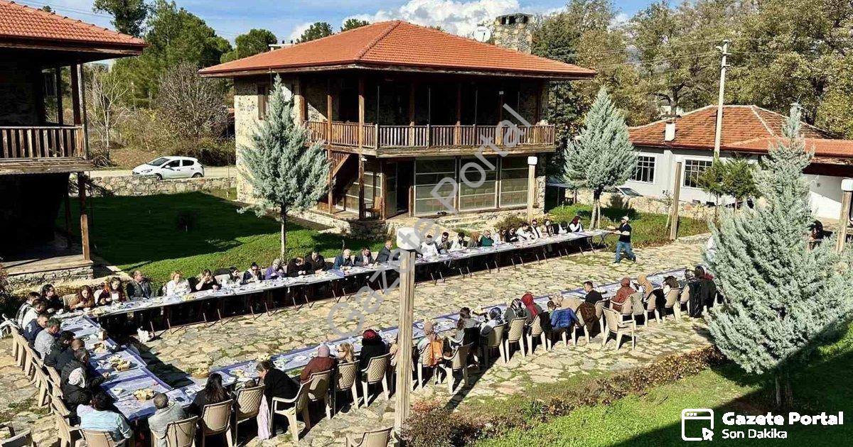 "Beyağaç'ta Öğretmenlere Anlamlı Jest: Başkan Pütün Eğitimcileri Ağırladı" başlıklı haber için fotor