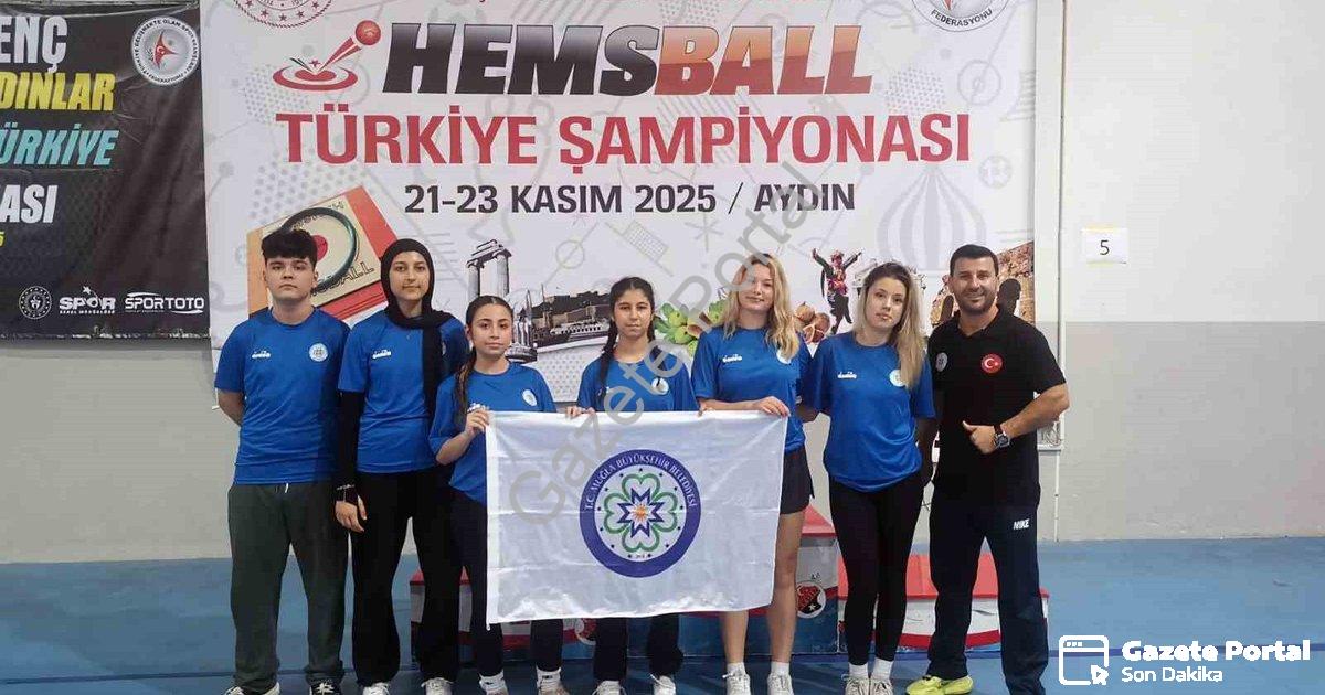 "Muğla'nın Altın Kızları: Hemsball Türkiye Şampiyonası'na Damga Vurdular" başlıklı haber için fotore