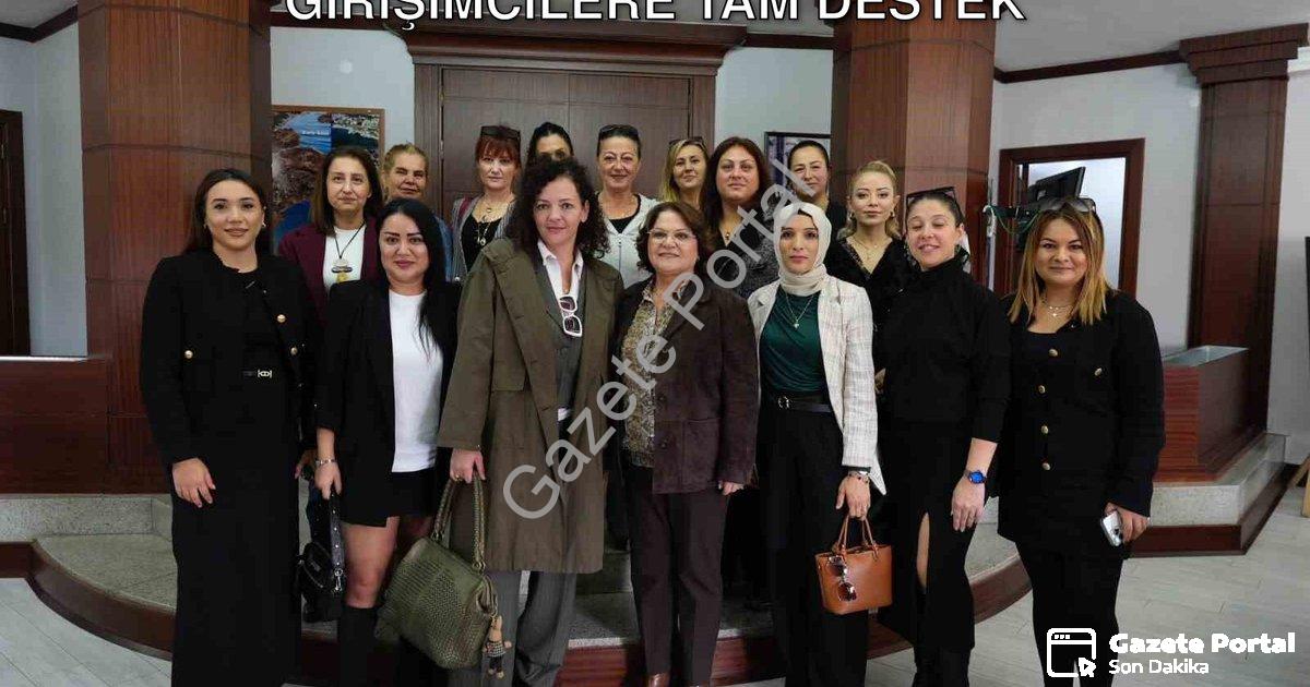 "Didim Belediye Başkanı Gençay'dan Kadın Girişimcilere Tam Destek" başlıklı haber için fotorealistik